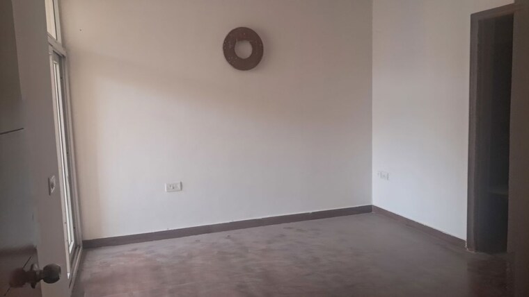 Room, amrapali-princely-estate 2.5 Bedroom 1015 Sq.Ft. Apartment In Sector 76 Noida 9845855