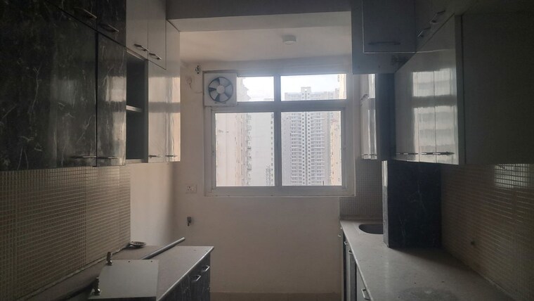 Kitchen, amrapali-princely-estate 2.5 Bedroom 1015 Sq.Ft. Apartment In Sector 76 Noida 9845855