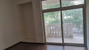 Room in 2.5 BHK Apartment at Amrapali Princely Estate, Sector 76 – for Sale