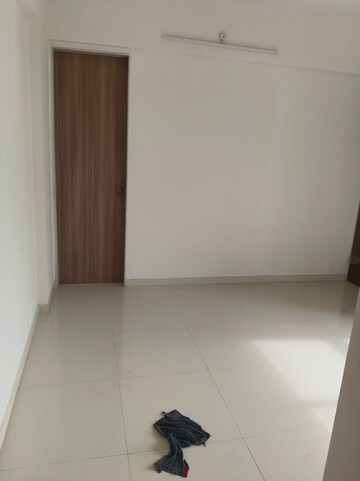 Room in 1 BHK Apartment at JVM Pearl, Kavesar – for Rent