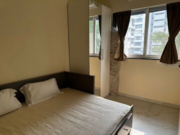 Room in 2 BHK Apartment at Corinthian Apartments, Colaba – for Rent