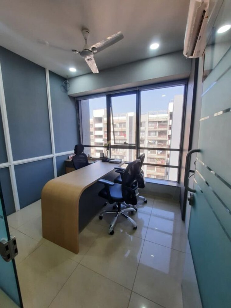 Team Area, goyal-titanium-business-park Commercial Office Space 560 Sq.Ft. In Makarba Ahmedabad 9845901