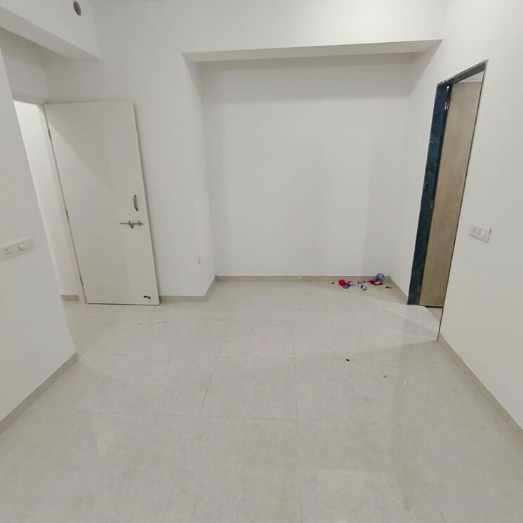 Room, vijay-orovia 1 Bedroom 405 Sq.Ft. Apartment In Ghodbunder Road Thane 9845926