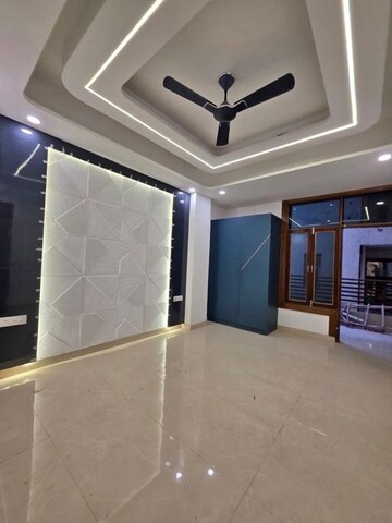 Building Lobby in 2 BHK Independent House at Gomti Nagar – for Rent