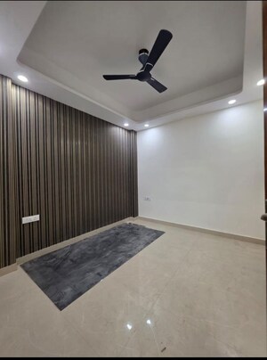 Room in 2 BHK Independent House at Gomti Nagar – for Rent