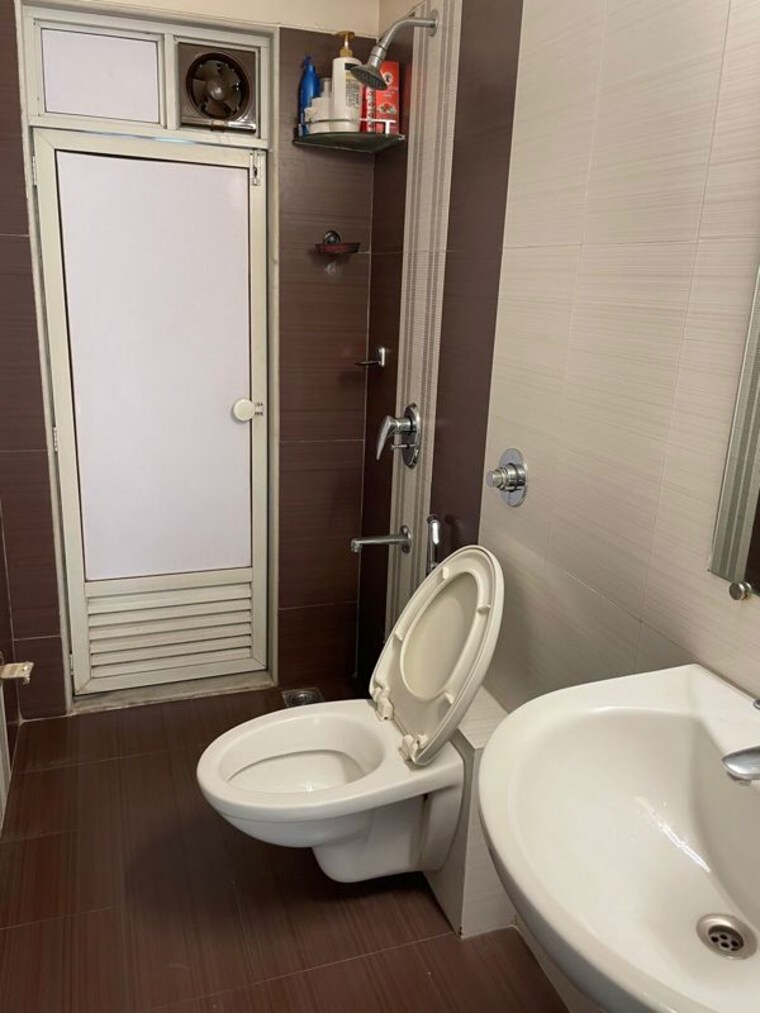 Bathroom, nahar-amrit-shakti 2 Bedroom 778 Sq.Ft. Apartment In Chandivali Mumbai 9846008