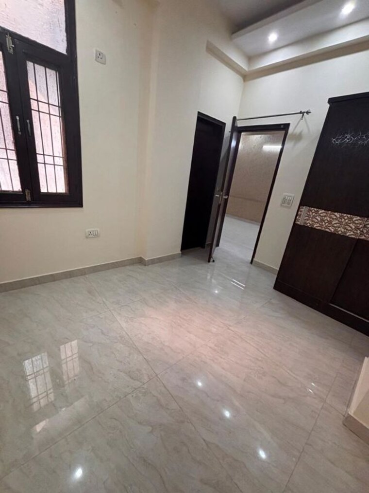 Room, niti khand i 2 Bedroom 187 Sq.Yd. Builder Floor In Niti Khand I Ghaziabad 9846088