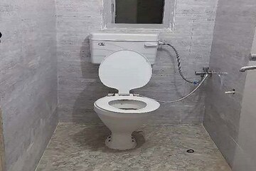 Bathroom in 1.5 BHK Builder Floor at New Ashok Nagar – for Rent