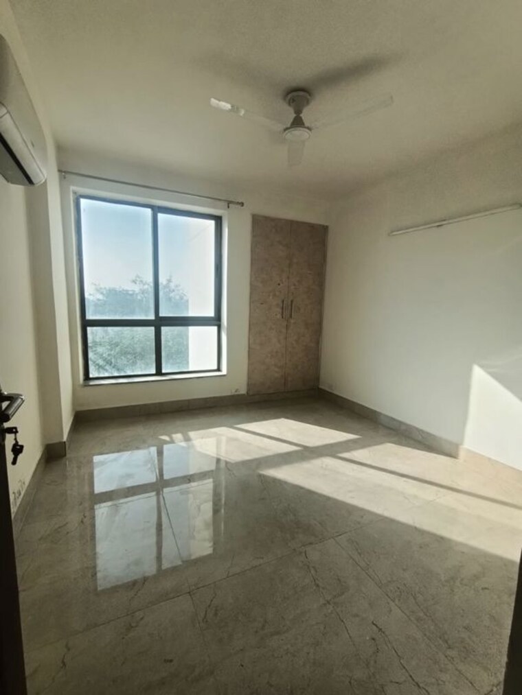 Room, unitech-the-residences-sector-33 3 Bedroom 1505 Sq.Ft. Apartment In Sector 33 Gurgaon 9846164