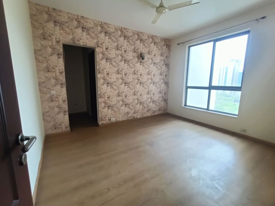 3 BHK + Pooja Room,Servant Room 1505 Sq.Ft. Apartment in Unitech The Residences Sector 33