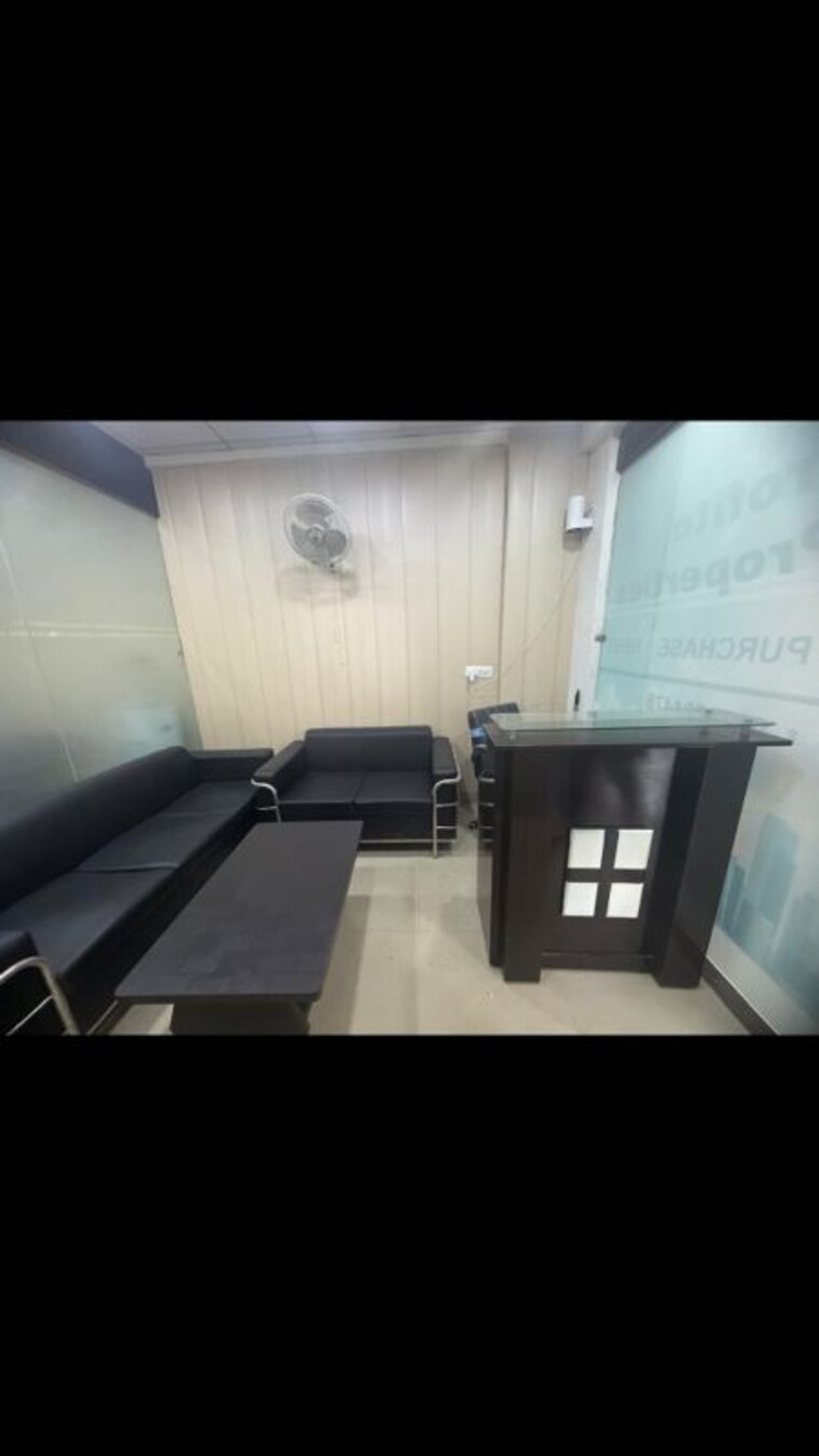 Team Area, pro-satyam-complex Commercial Shop 235 Sq.Ft. In Alpha Ii Greater Noida Greater Noida 9846165