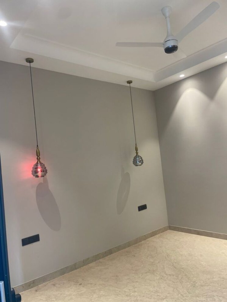 undefined, defence colony 3 Bedroom 1900 Sq.Ft. Builder Floor In Defence Colony Delhi 9846168