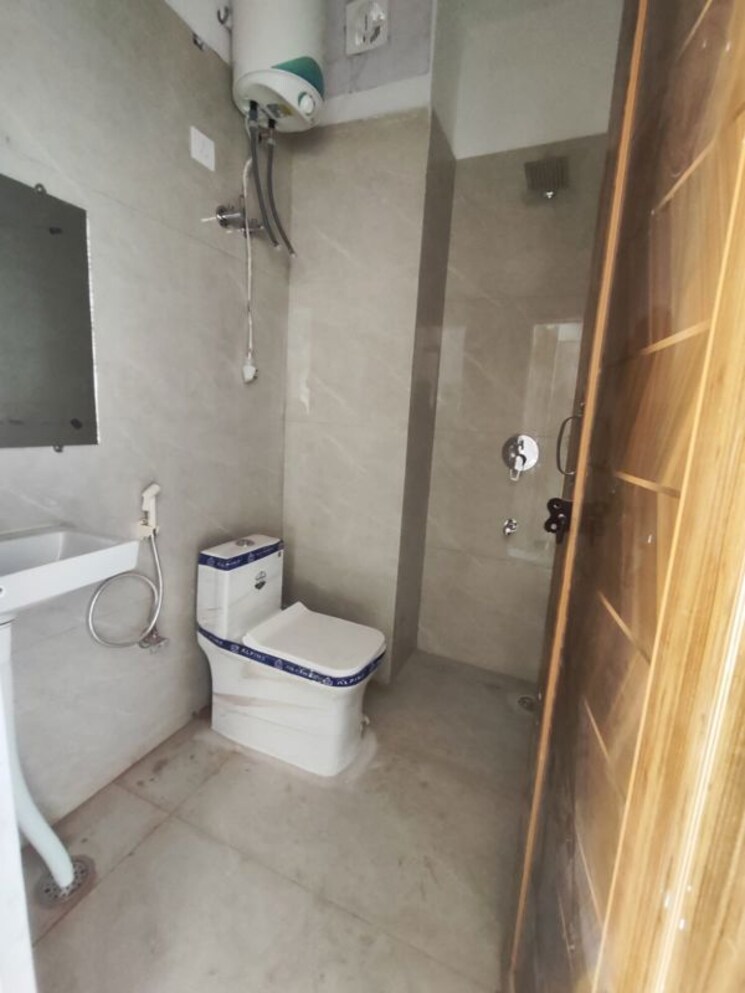 Bathroom, sunlight-apartments-sector-44 1 RK 400 Sq.Ft. Apartment In Sector 44 Noida 9846305