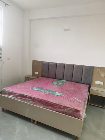 Bedroom in 1 RK Apartment at Sunlight Apartments Sector 44, Sector 44 – for Rent