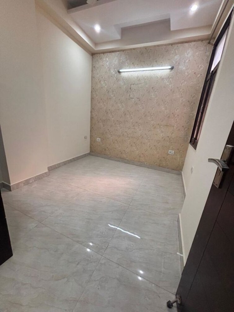 Cover Image, niti khand i 2 Bedroom 195 Sq.Yd. Builder Floor In Niti Khand I Ghaziabad 9846069