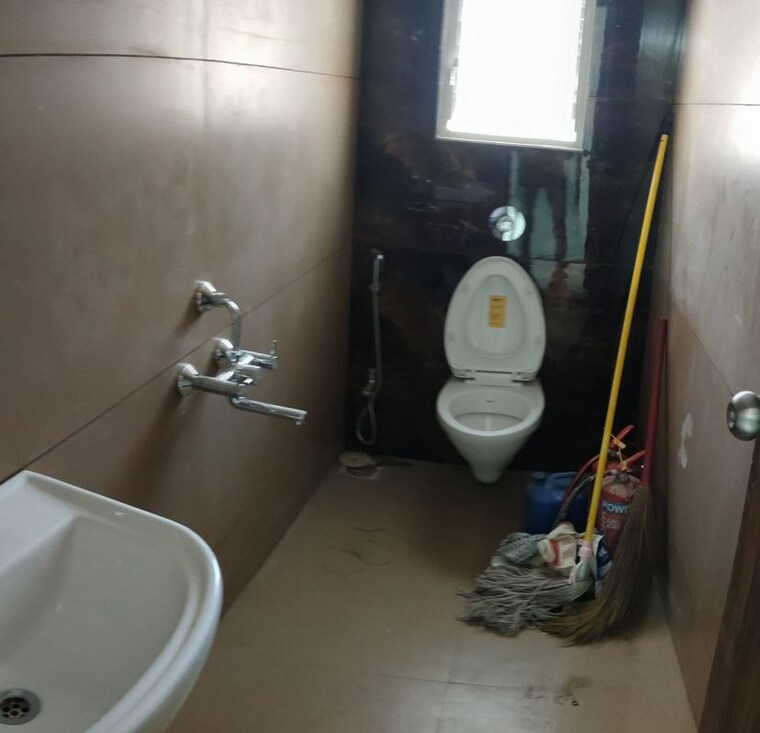 Bathroom, the-pearl-apartments 1 Bedroom 555 Sq.Ft. Apartment In Kharadi Pune 9846311