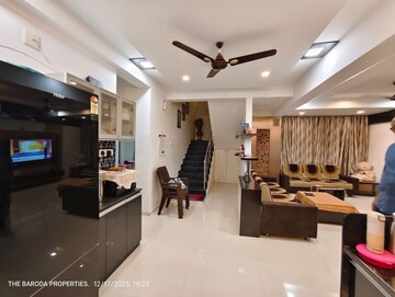 Living Room in 4 BHK Apartment at Sector 17a – for Rent