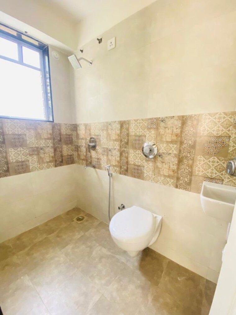 Bathroom, manpada 2 Bedroom 1092 Sq.Ft. Builder Floor In Manpada Thane 9846196