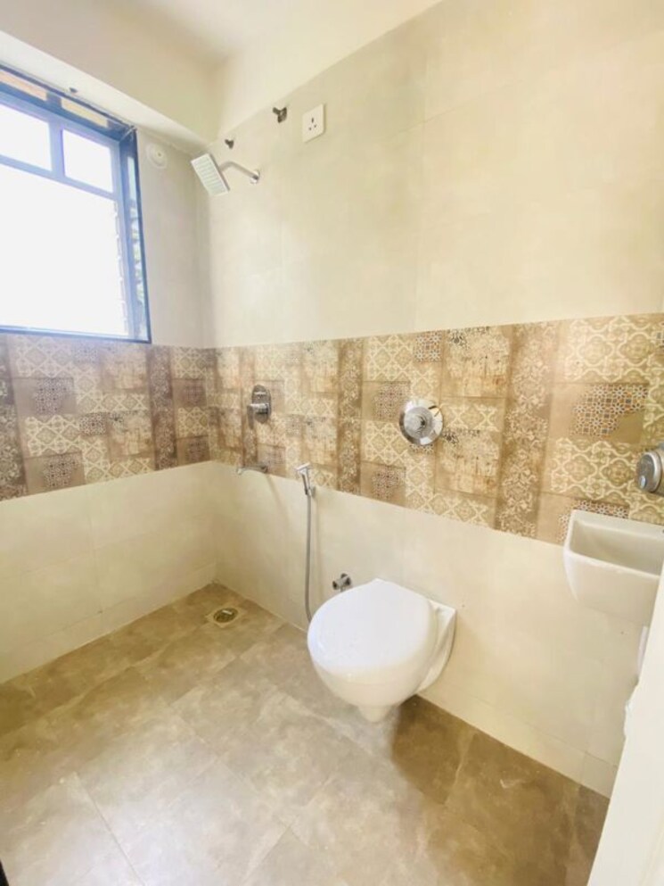 Bathroom, manpada 2 Bedroom 1285 Sq.Ft. Builder Floor In Manpada Thane 9846322
