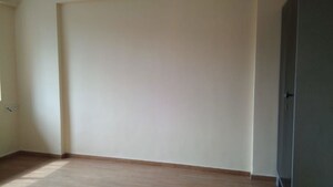 Room in 2 BHK Apartment at Dosti Acres – for Sale