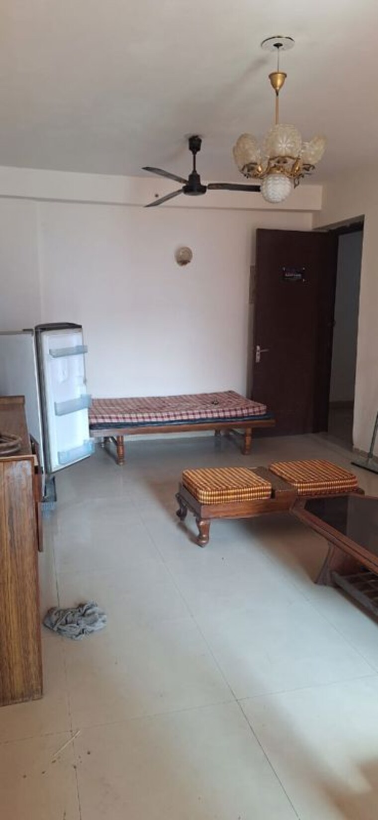 Living Room, srs-residency 3 Bedroom 1850 Sq.Ft. Apartment In Sector 88 Faridabad 9846546