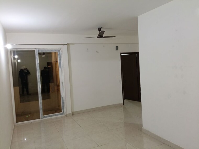 Room, signature-global-proxima-phase-2 2 Bedroom 665 Sq.Ft. Apartment In Sector 89 Gurgaon 9846594