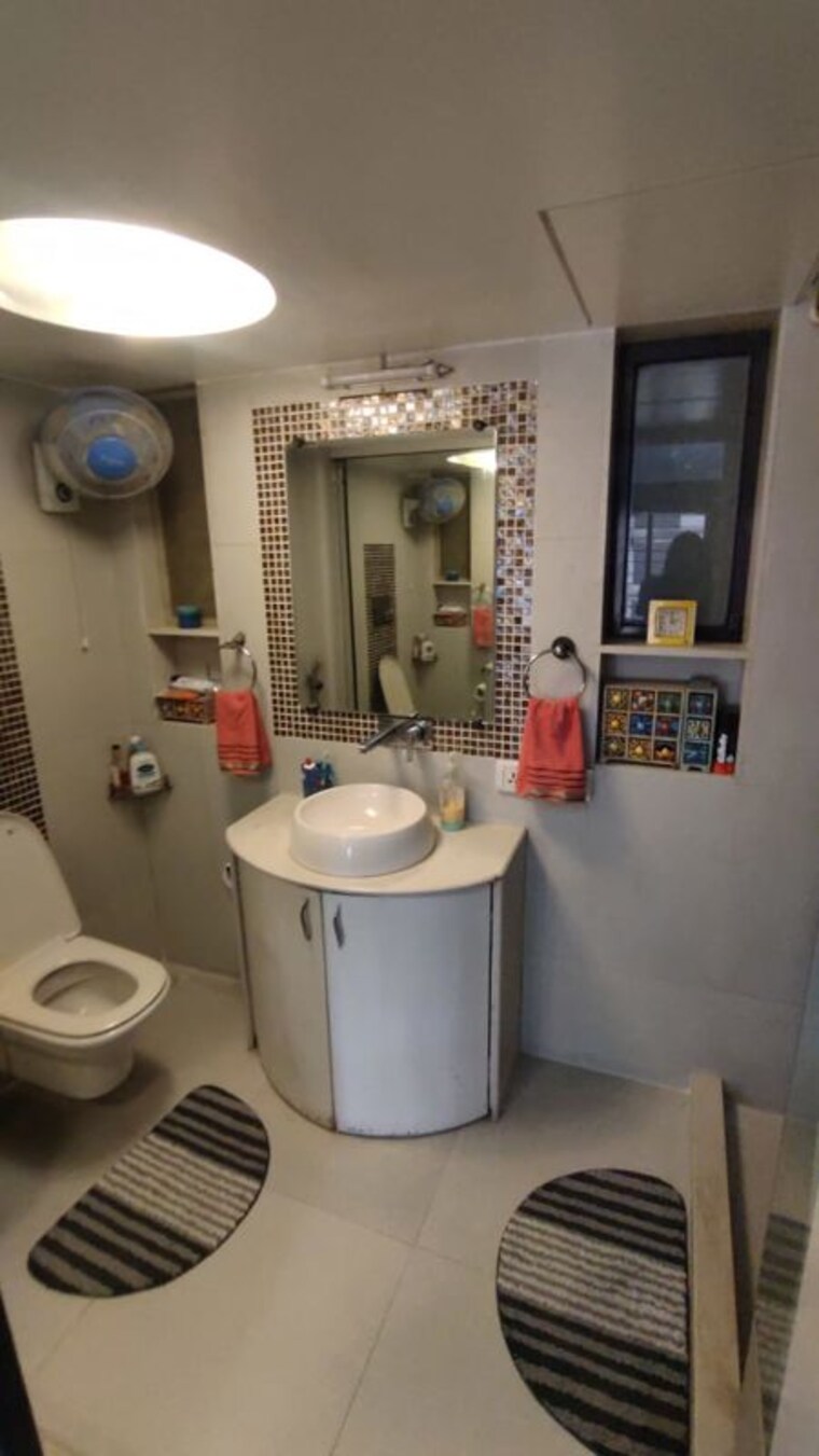 Bathroom, ashish-garden-estate 3.5 Bedroom 1262 Sq.Ft. Penthouse In Goregaon West Mumbai 9846606