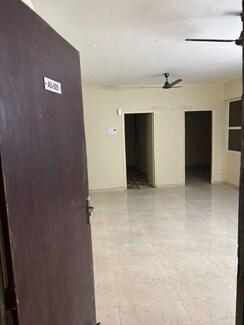 2 BHK Apartment For Rent in Pyramid Square
