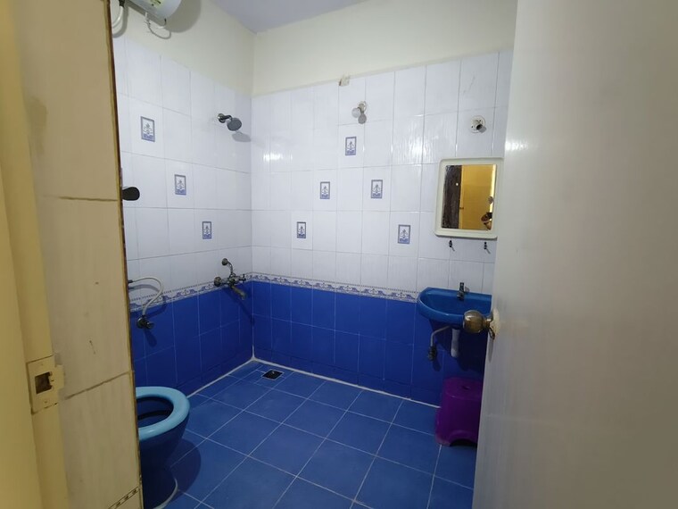 Bathroom, ittina-anai 2.5 Bedroom 2000 Sq.Ft. Apartment In Bellandur Bangalore 9846616