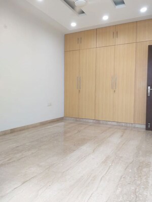 Room in 4 BHK Independent House at Maharani Bagh – for Sale