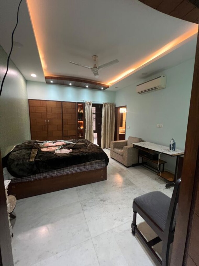 Living Room, vasant vihar 4 Bedroom 2400 Sq.Ft. Builder Floor In Vasant Vihar Delhi 9846694