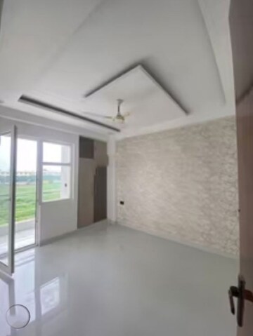 Room in 2 BHK Apartment at Sector 1 Greater Noida – for Sale