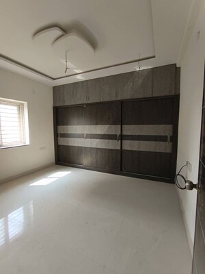 Room in 2 BHK Apartment at Kondapur – for Rent