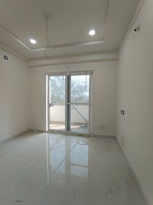 Room in 2 BHK Apartment at Kondapur – for Rent
