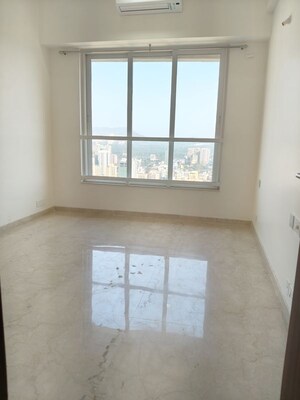 Room in 2 BHK Apartment at Naman Habitat, Andheri West – for Rent