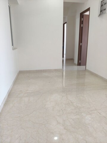 Room in 2 BHK Apartment at Naman Habitat, Andheri West – for Rent