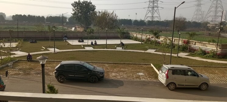  Parking, pyramid-altia 3 Bedroom 1050 Sq.Ft. Apartment In Sector 70 Gurgaon 9846685