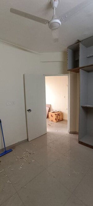 Room in 3 BHK Apartment at Pyramid Altia, Sector 70 – for Rent