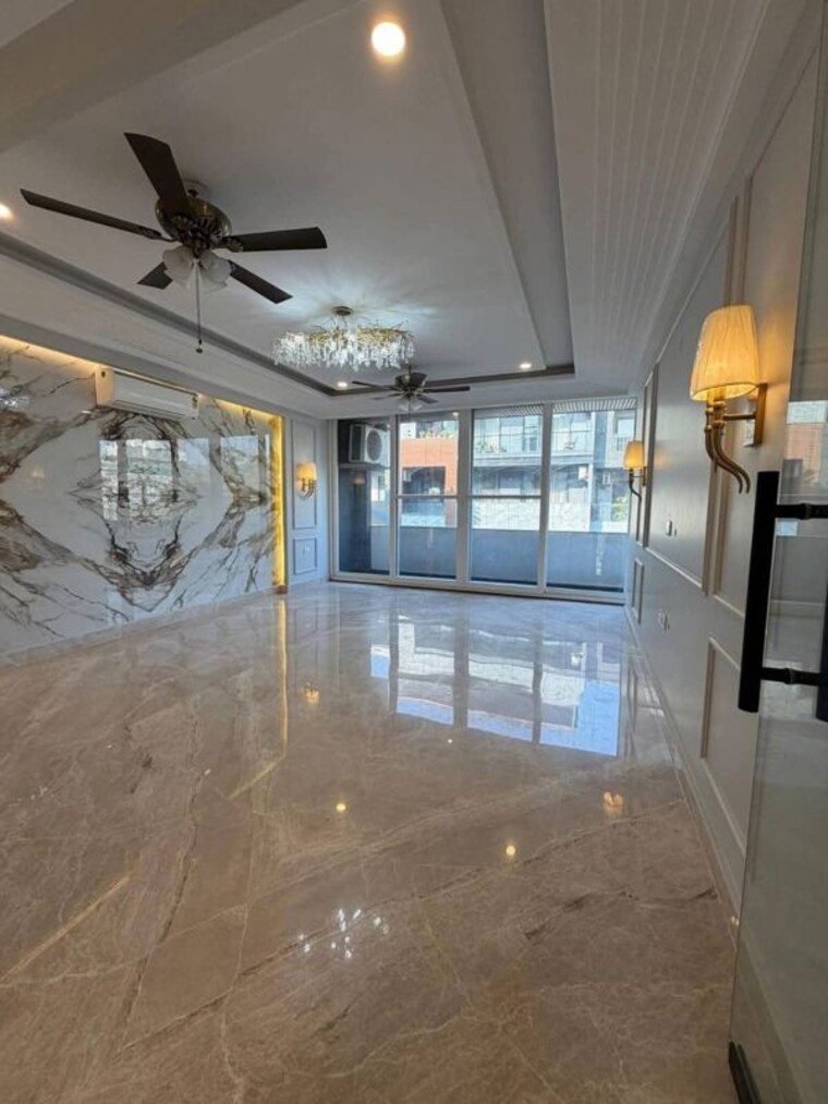  Parking, sector 7 3 Bedroom 250 Sq.Yd. Builder Floor In Sector 7 Gurgaon 9846810