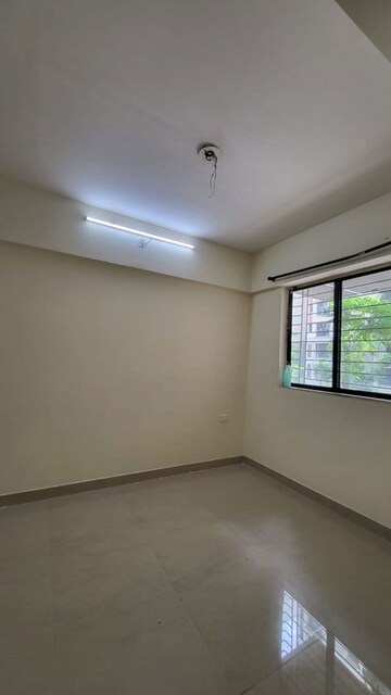 Room in 1 BHK Apartment at Lodha Crown Taloja Quality Homes, Dombivli East – for Rent