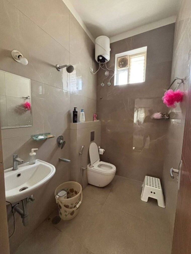 Bathroom, kondapur 1 Bedroom 650 Sq.Ft. Apartment In Kondapur Hyderabad 9846850