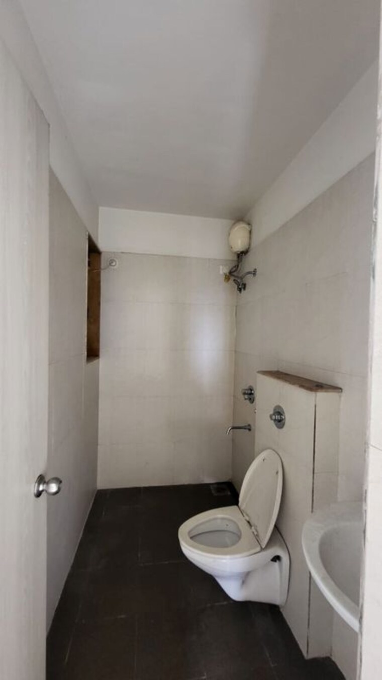 Bathroom, lodha-casa-bella-gold 2 Bedroom 735 Sq.Ft. Apartment In Dombivli East Thane 9846842