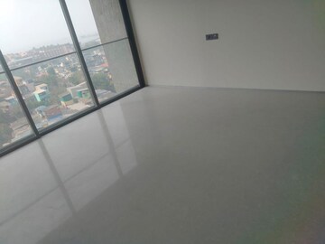 Room in 4 BHK Apartment at Khar West – for Rent