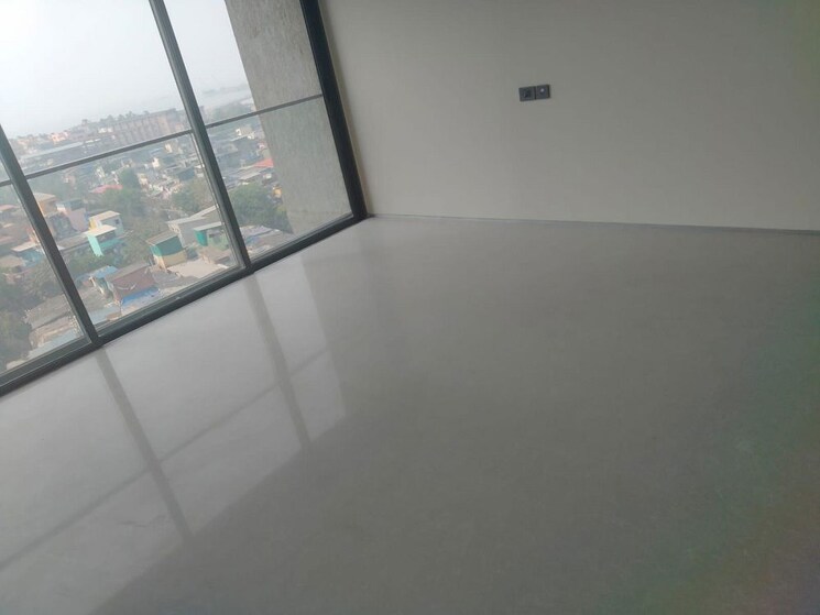 Room, khar west 4 Bedroom 1200 Sq.Ft. Apartment In Khar West Mumbai 9846862