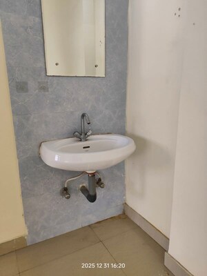 Bathroom in 1 BHK Apartment at Sector 14 Dwarka – for Rent