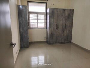 Room in 1 BHK Apartment at Sector 14 Dwarka – for Rent