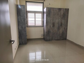 Room in 1 BHK Apartment at Sector 14 Dwarka – for Rent
