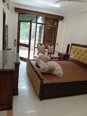 Bedroom in 6+ BHK Independent House at New Friends Colony – for Sale