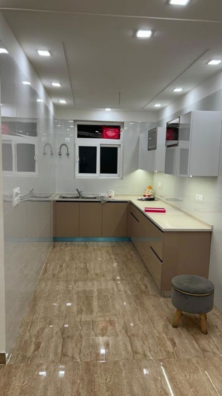 Kitchen, bptp-district-phase-2 3 Bedroom 150 Sq.Yd. Builder Floor In Sector 84 Faridabad 9846955