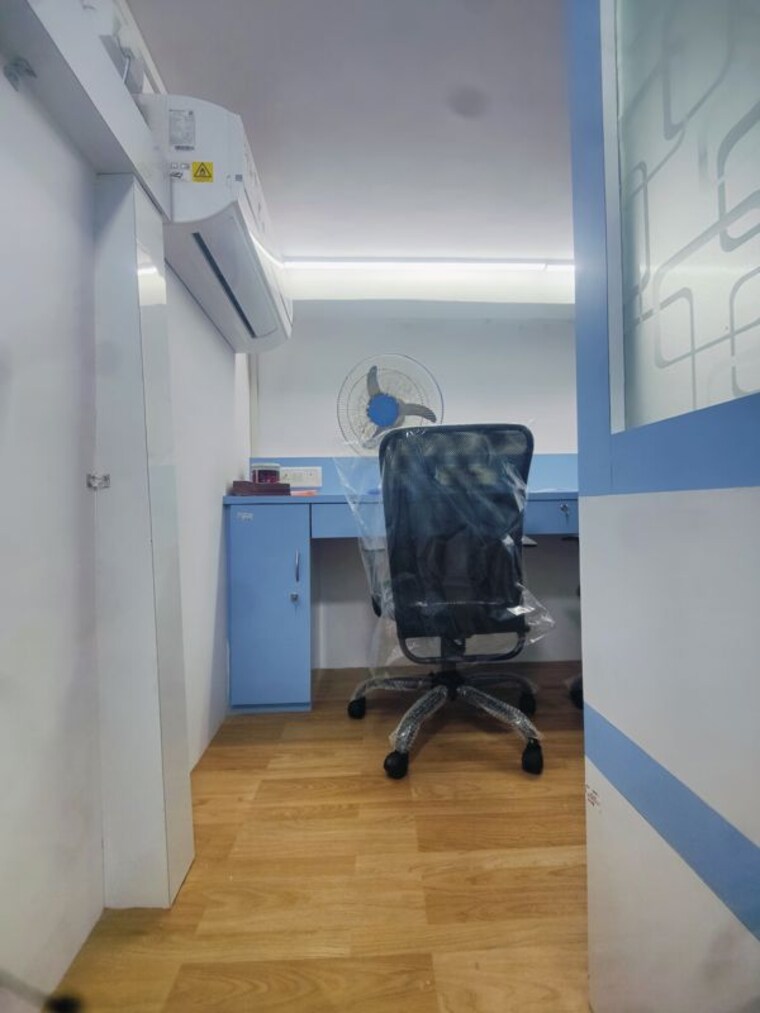 undefined, malad west Commercial Office Space 100 Sq.Ft. In Malad West Mumbai 9846977